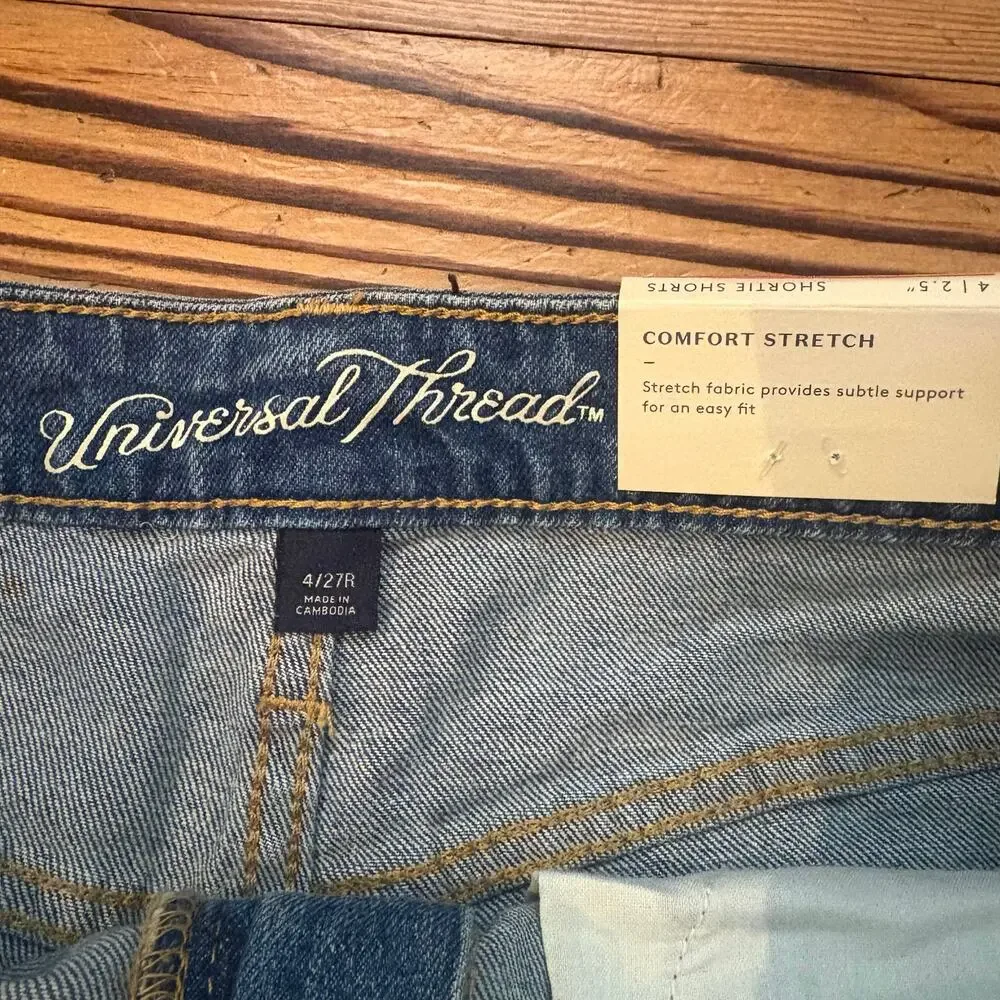 NWT Universal Thread medium wash high rise shortie jean shorts SIZE 4‎ - Picture 2 of 4